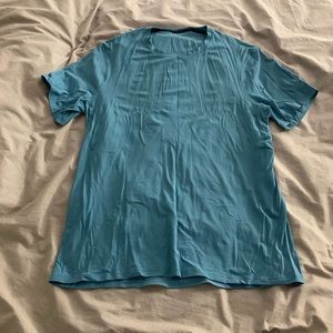 Men’s Lululemon athletic shirt